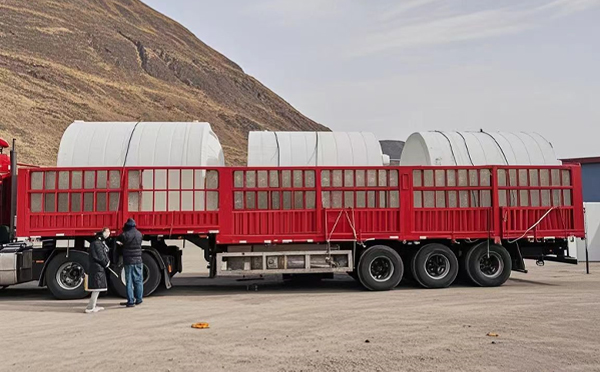 雄关区塑料桶装车完毕准备运输中
